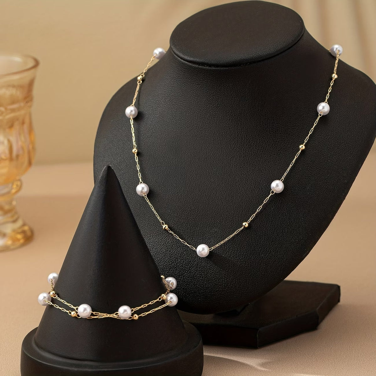 Raquel | Conjunto de joyas con collar fino de perlas