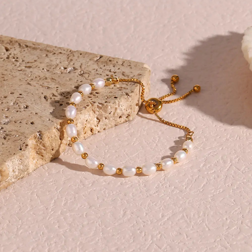 Zaida | Pulsera de perlas y eslabones dorados