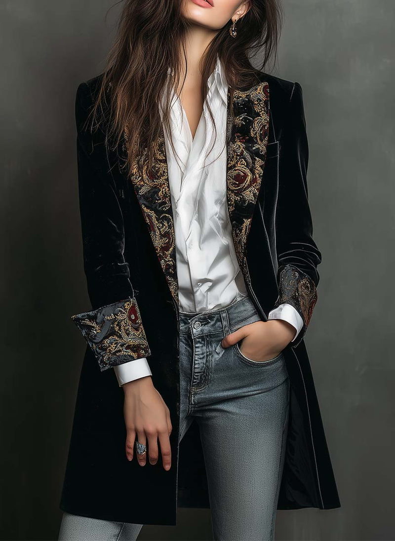 Dorotea | Blazer Negro Entallado con Elegante Estampado Barroco