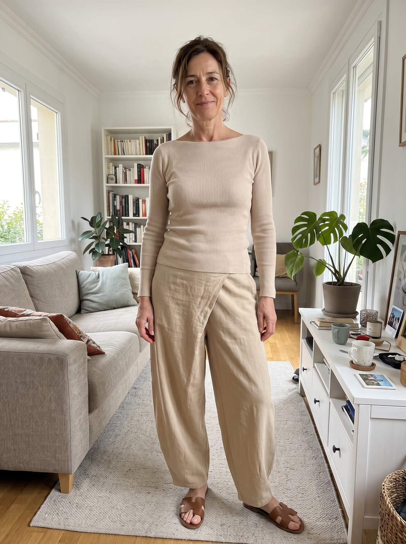 Paula R  · Eva | Conjunto de Top Beige con Escote Barco y Pantalón Ancho con Volantes