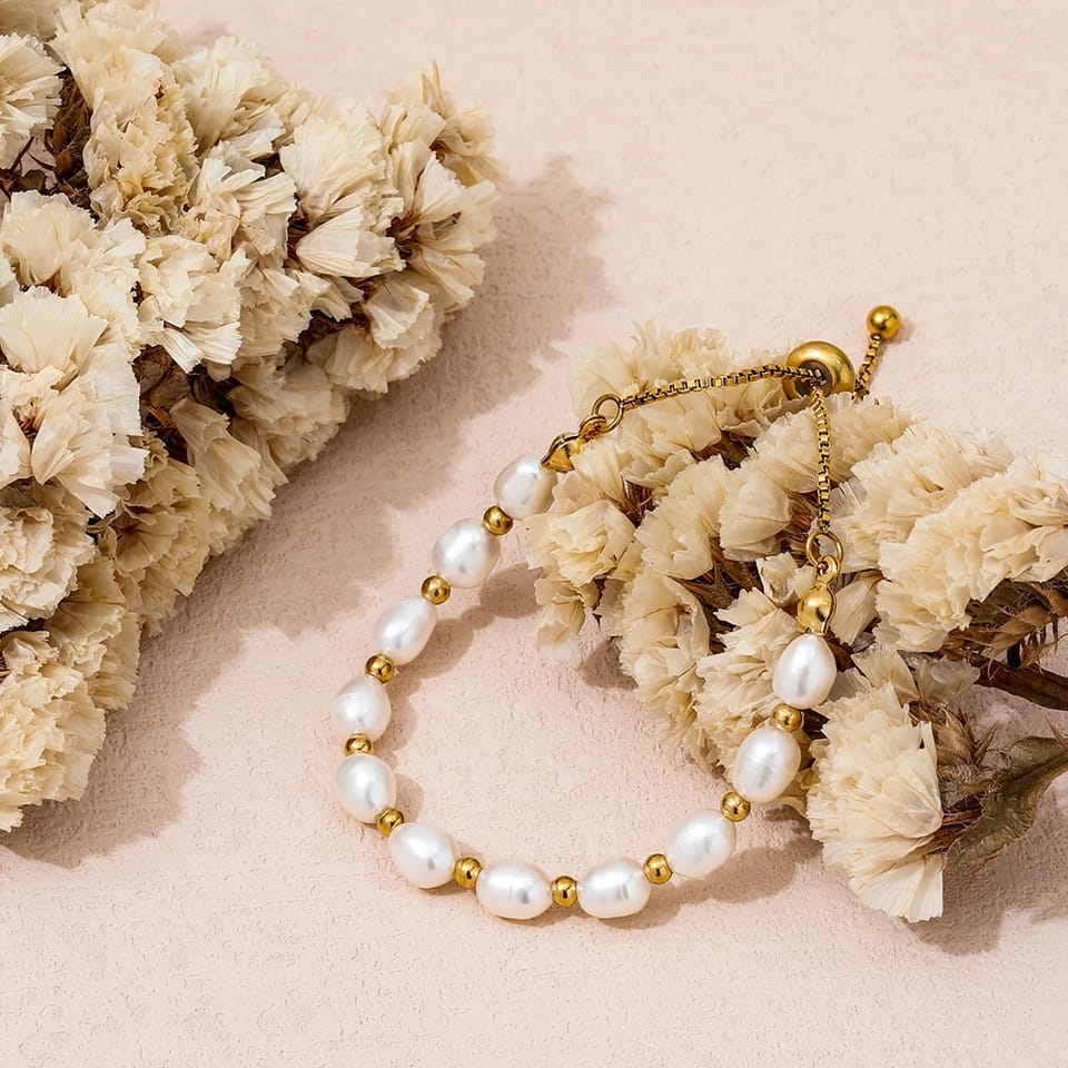 Zaida | Pulsera de perlas y eslabones dorados