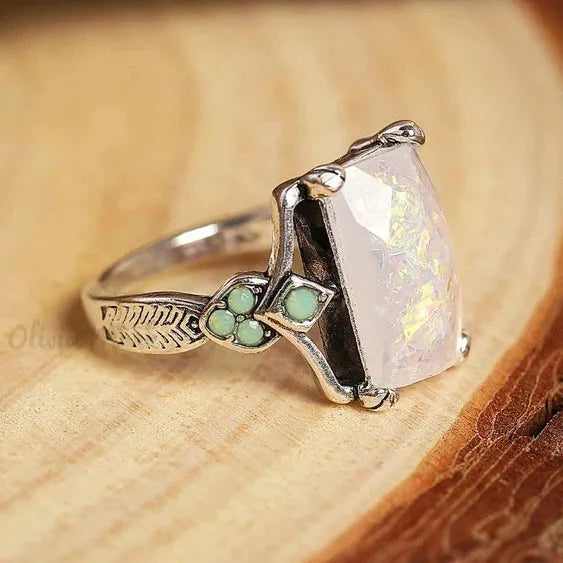 Elvira | Anillo de plata vintage con ópalo
