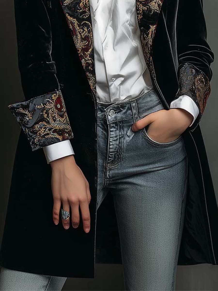 Dorotea | Blazer Negro Entallado con Elegante Estampado Barroco