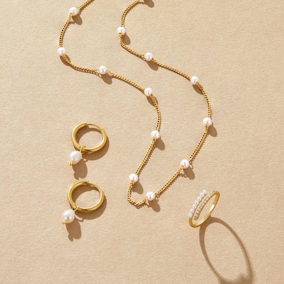 Pilar | Collar con perlas doradas