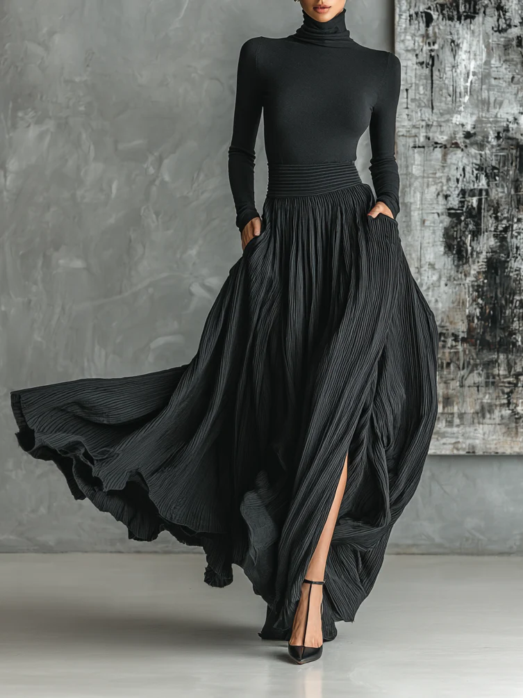 Prudencia | Conjunto de Falda Plisada y Jersey Negro de Cuello Alto