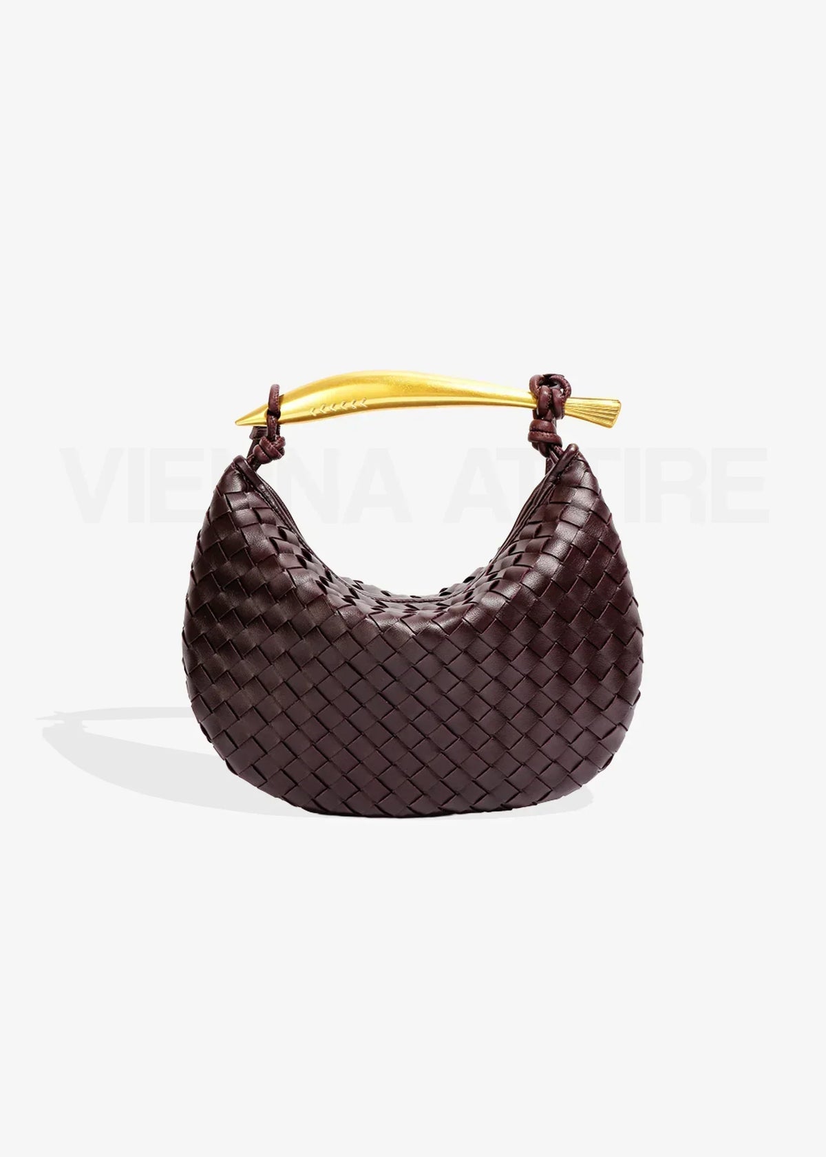Alejandra | Bolso trenzado con asa dorada